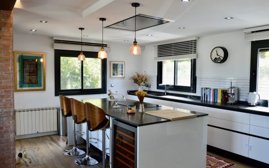 CHALET «ALT STANDING» EN MONTJUÏC (GIRONA)