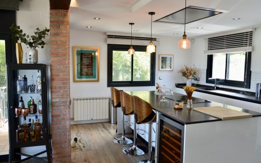 CHALET «ALT STANDING» EN MONTJUÏC (GIRONA)