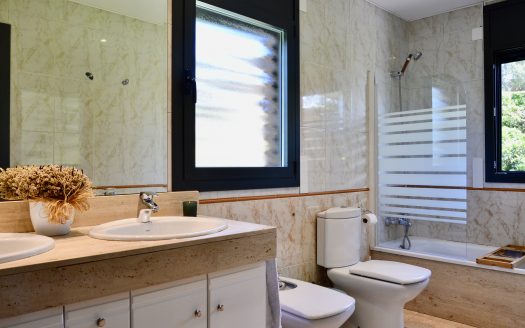 CHALET «ALT STANDING» EN MONTJUÏC (GIRONA)