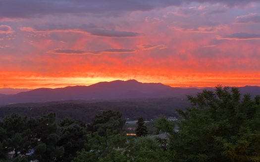 CHALET «ALT STANDING» EN MONTJUÏC (GIRONA)