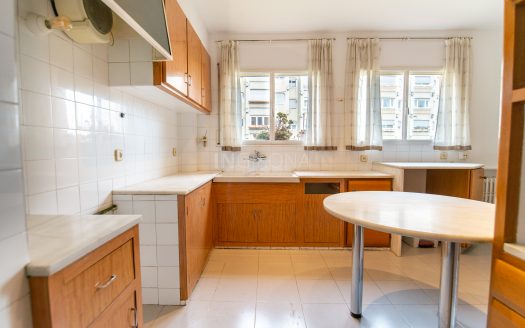 PISO EXTERIOR DE 4 DORMITORIOS DOBLES (DEVESA)