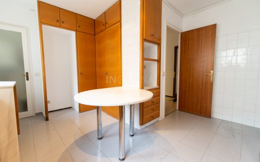 PISO EXTERIOR DE 4 DORMITORIOS DOBLES (DEVESA)