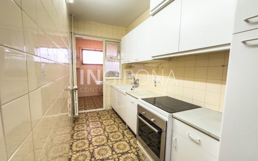 Piso luminoso de 3 dormitorios en Edificio Cadesbank Mercat del Lleó